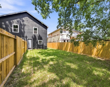 5610 Kittridge Street - Photo Thumbnail 23