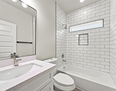 5610 Kittridge Street - Photo Thumbnail 16