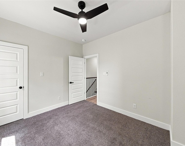 5610 Kittridge Street - Photo Thumbnail 15