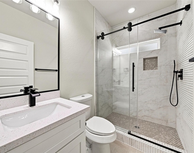 5610 Kittridge Street - Photo Thumbnail 19