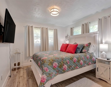 354 Edgewater Way - Photo Thumbnail 21