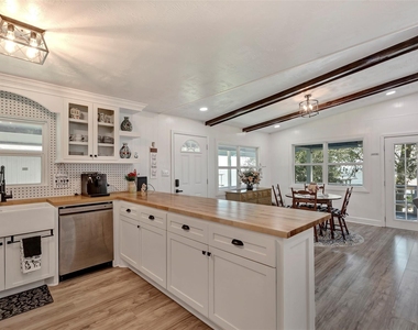 354 Edgewater Way - Photo Thumbnail 11