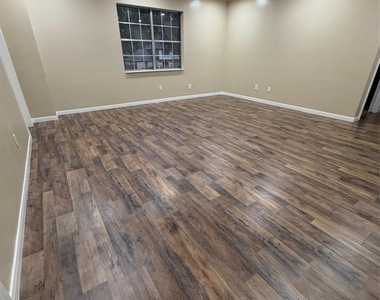 5106 Wightman Court - Photo Thumbnail 13