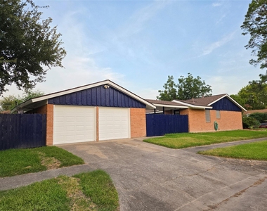 8918 Mobud Drive - Photo Thumbnail 3