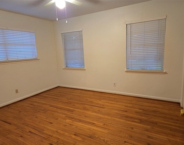 8918 Mobud Drive - Photo Thumbnail 10