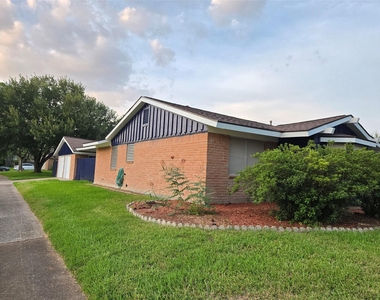 8918 Mobud Drive - Photo Thumbnail 2