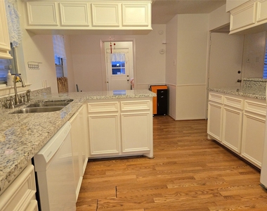 8918 Mobud Drive - Photo Thumbnail 14