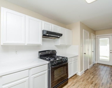 1505 Nichole Woods Drive - Photo Thumbnail 9