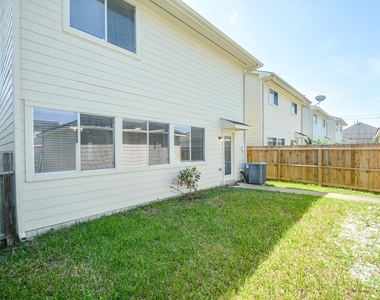 1505 Nichole Woods Drive - Photo Thumbnail 19