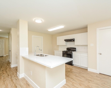 1505 Nichole Woods Drive - Photo Thumbnail 6