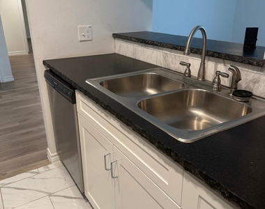 2800 Jeanetta Street - Photo Thumbnail 10