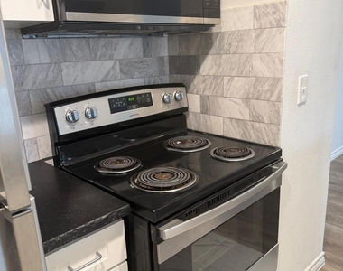 2800 Jeanetta Street - Photo Thumbnail 11