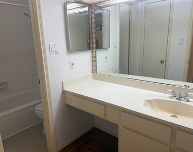 2121 Hepburn Street - Photo Thumbnail 14
