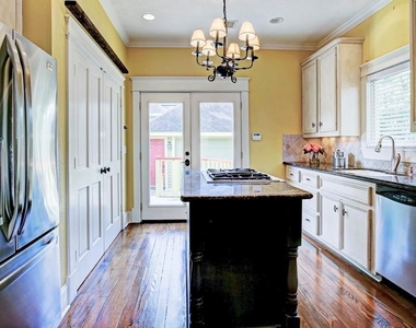 622 W 16th Street - Photo Thumbnail 4