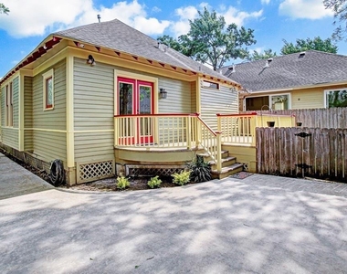 622 W 16th Street - Photo Thumbnail 9
