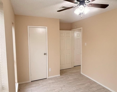 5034 Reno Drive - Photo Thumbnail 6