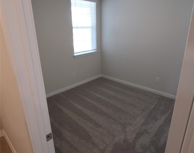 124 Rising Cedar Lane - Photo Thumbnail 11