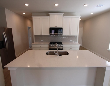 124 Rising Cedar Lane - Photo Thumbnail 6