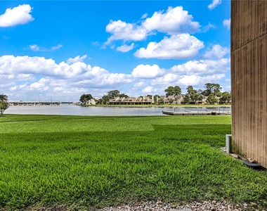 12600 Melville Drive - Photo Thumbnail 19