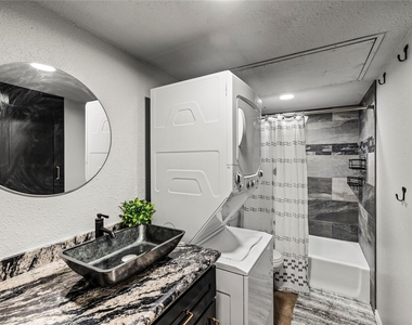 12600 Melville Drive - Photo Thumbnail 18