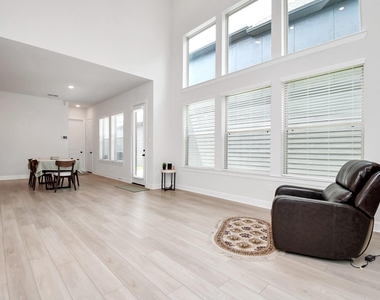 1538 Park Path Drive - Photo Thumbnail 12