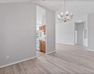 12546 Ridgecrest Drive - Photo Thumbnail 11