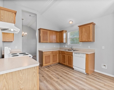 12546 Ridgecrest Drive - Photo Thumbnail 18