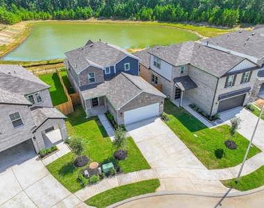 7762 Bergamot Circle - Photo Thumbnail 1