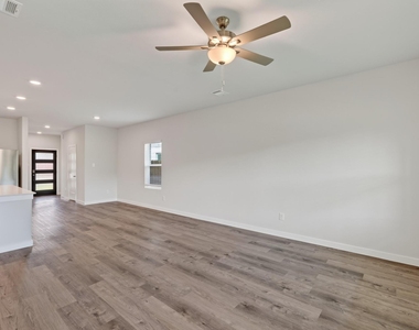 7762 Bergamot Circle - Photo Thumbnail 19