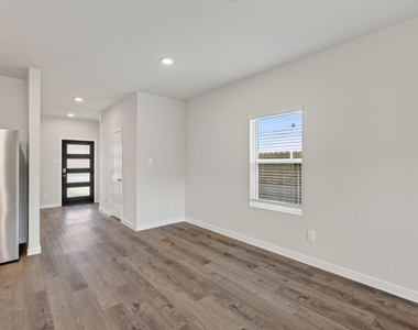 7762 Bergamot Circle - Photo Thumbnail 16
