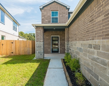 7762 Bergamot Circle - Photo Thumbnail 8
