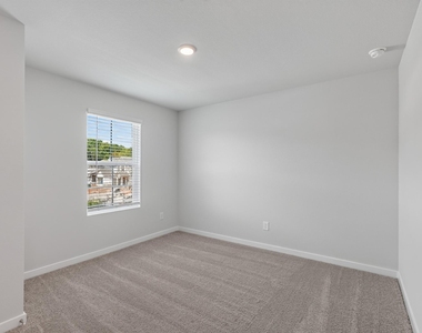 7762 Bergamot Circle - Photo Thumbnail 32
