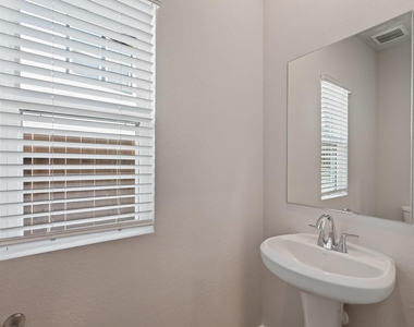 7762 Bergamot Circle - Photo Thumbnail 27
