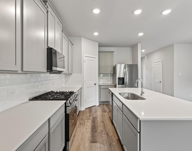 7762 Bergamot Circle - Photo Thumbnail 13