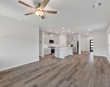 7762 Bergamot Circle - Photo Thumbnail 18