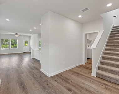7762 Bergamot Circle - Photo Thumbnail 9