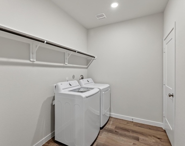 7762 Bergamot Circle - Photo Thumbnail 26