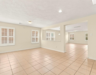 12410 Skyview Star Court - Photo Thumbnail 3