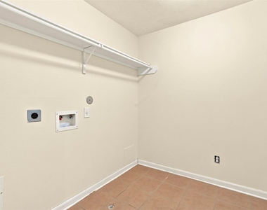 12410 Skyview Star Court - Photo Thumbnail 21