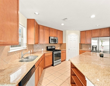 12410 Skyview Star Court - Photo Thumbnail 10