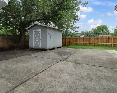 1606 W Humble Street - Photo Thumbnail 10