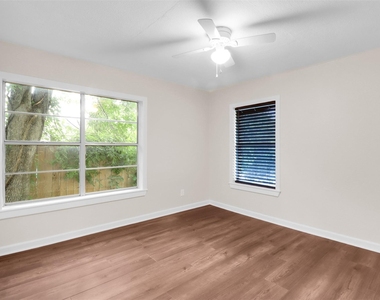 1606 W Humble Street - Photo Thumbnail 6