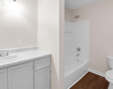 1606 W Humble Street - Photo Thumbnail 5