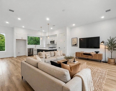 4804 Elysian Street - Photo Thumbnail 3