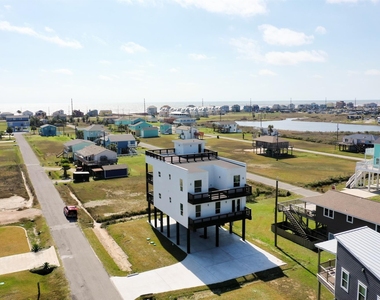 4026 5th Street - Photo Thumbnail 8