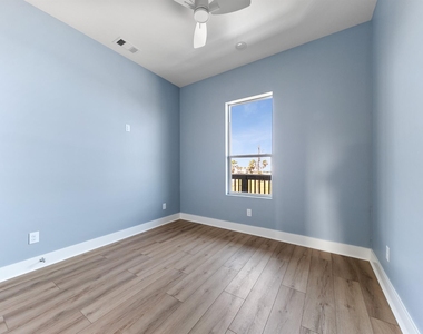 4026 5th Street - Photo Thumbnail 19
