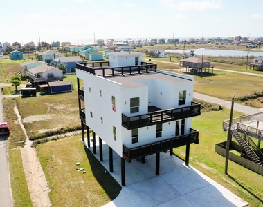 4026 5th Street - Photo Thumbnail 7