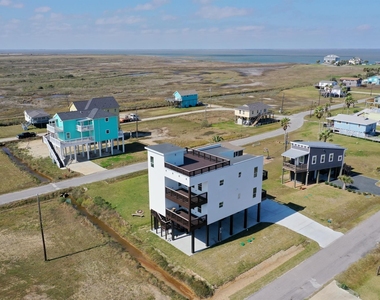 4026 5th Street - Photo Thumbnail 9