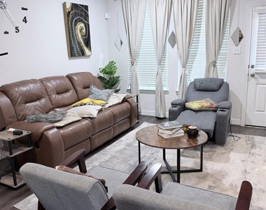 3603 Homestead Ridge Lane - Photo Thumbnail 2