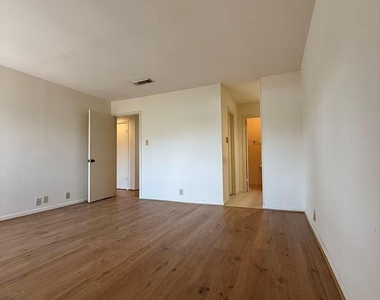 2829 Timmons Lane - Photo Thumbnail 9